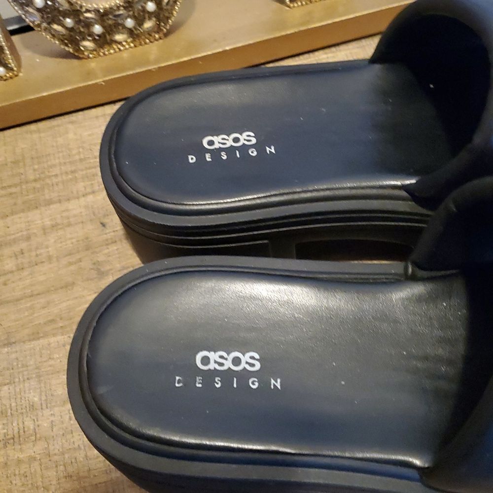 ASOS Women's Y2K Style Chunky Black Comfy Lug Sole Slip On Slide Sandals Sz 7/38 - Picture 8 of 10